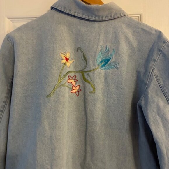 Coldwater Creek Lightweight Light Wash Embroidered Denim Shirt Jacket Size L - Picture 5 of 12